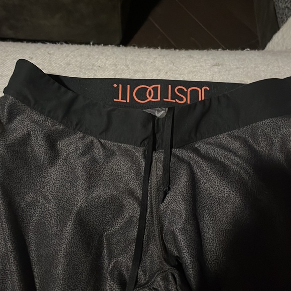 Nike fro fit capri leggings - Picture 2 of 3